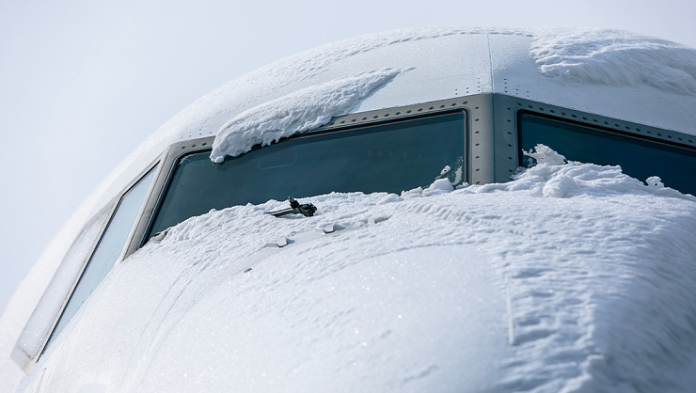 pilots battle icing conditions